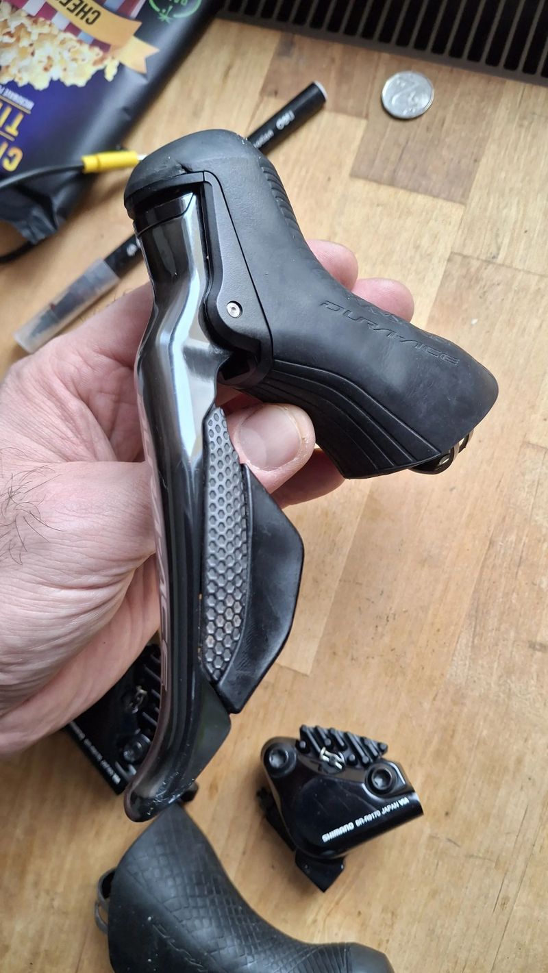  Páky SHIMANO Dura Ace ST-R9170 Di2 Disc 11s včetně třmenů