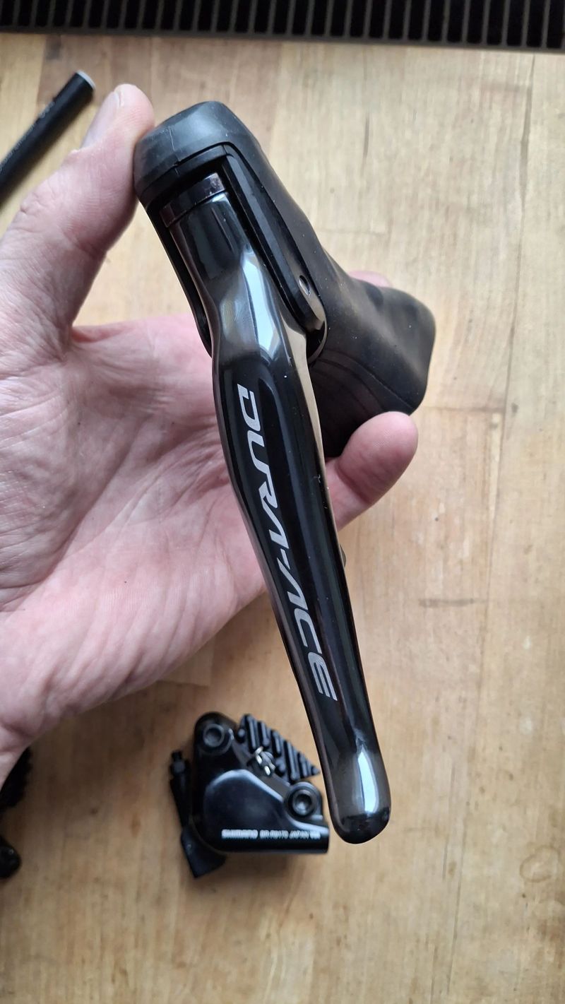  Páky SHIMANO Dura Ace ST-R9170 Di2 Disc 11s včetně třmenů