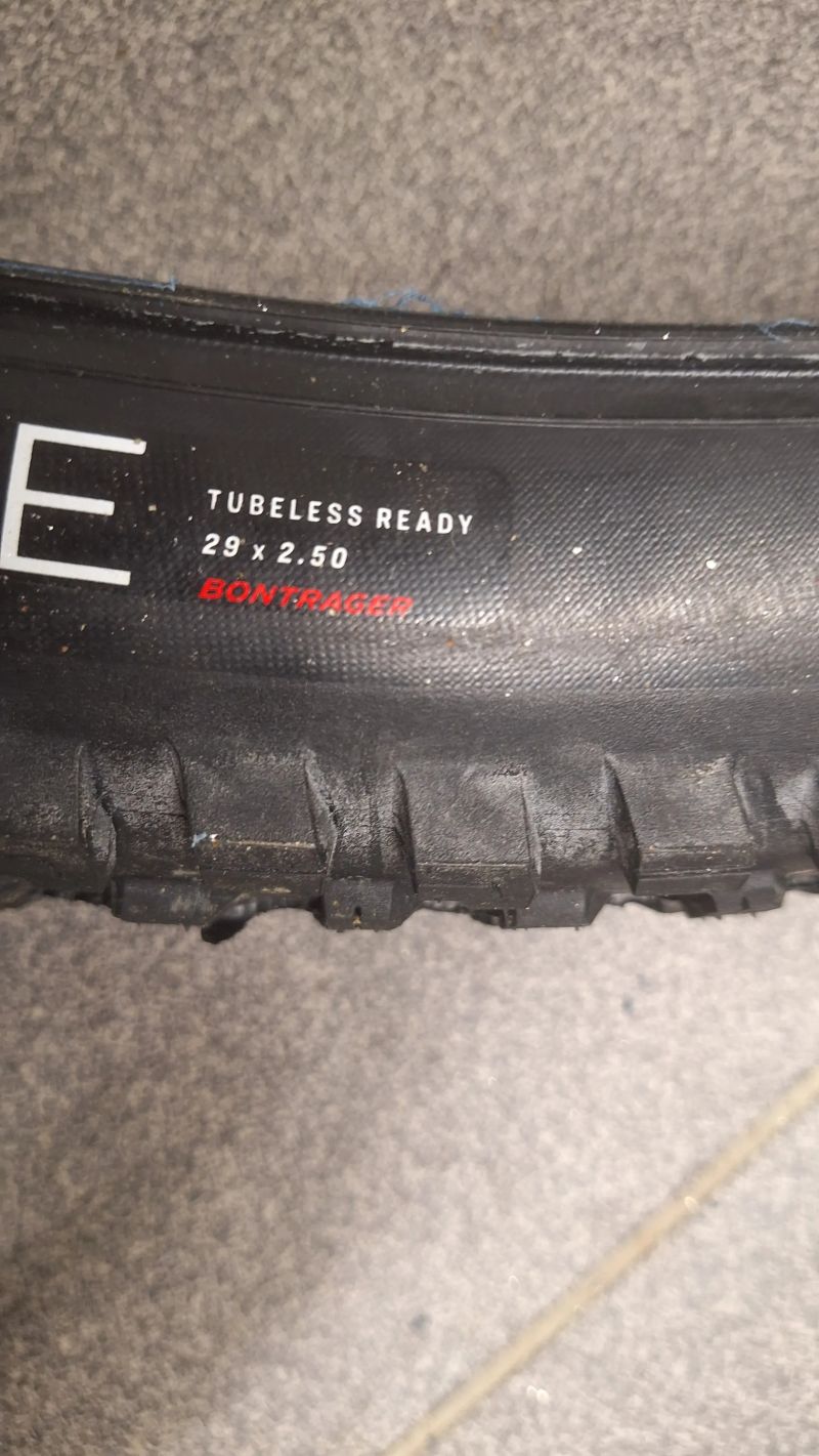 Pláště Bontrager XR5 | 29×2,5