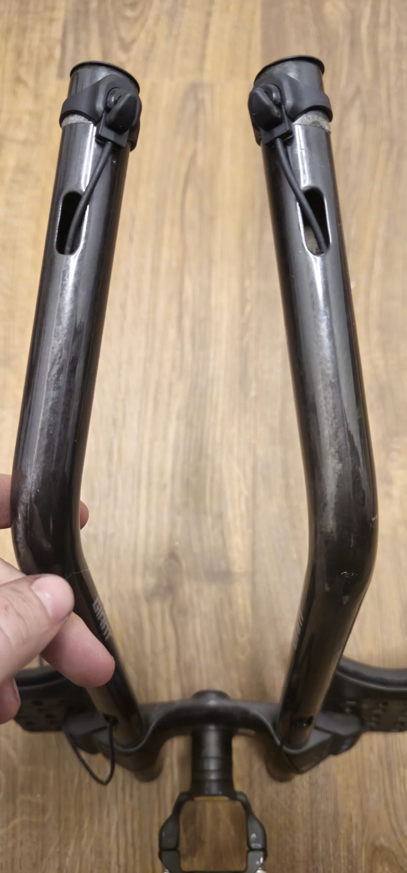 KOMPLET Karbon kokpit GIANT Contact SLR Aero + Di2 Tlačítka