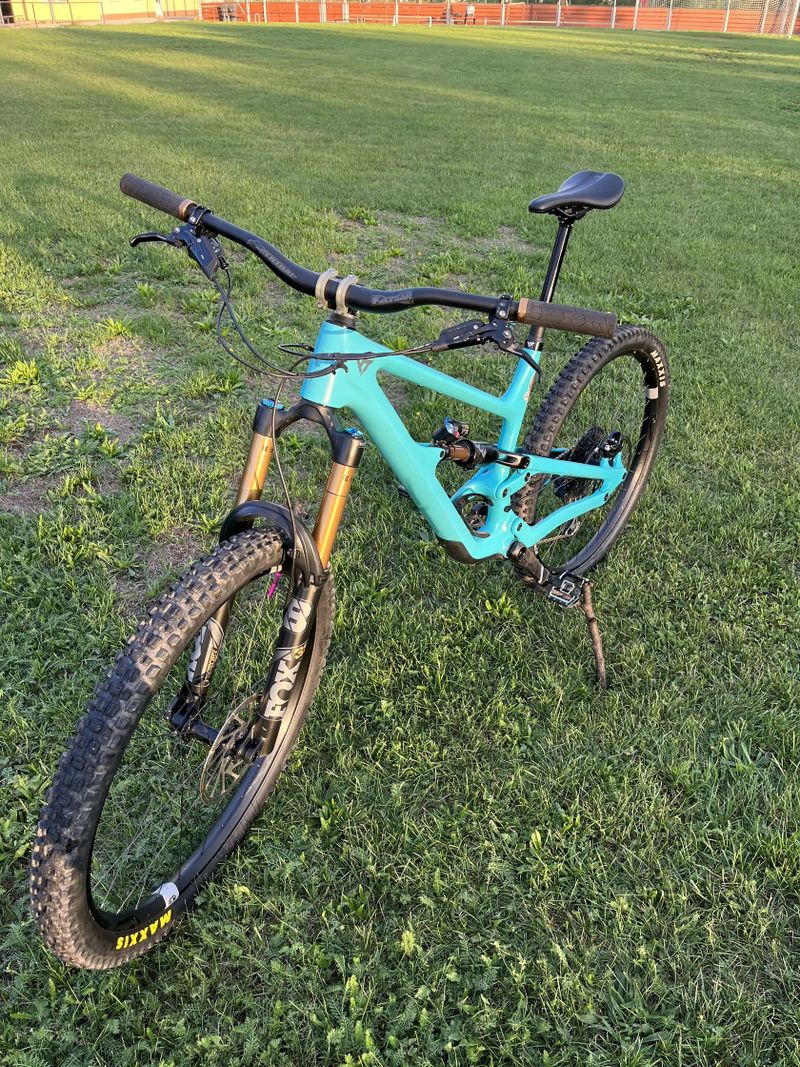 YT Industries Capra CORE 4