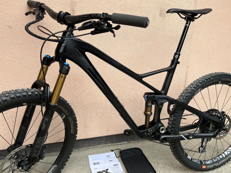 Enduro Rose Pikes Peak 4 AM Carbon - Top osazení!