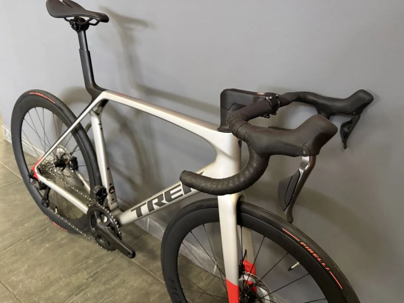 Zánovní kola Trek Madone SL 7 Gen 8 Velikosti S,M,M/L,XL