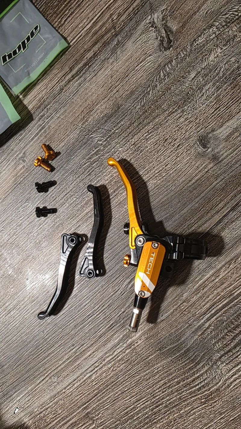 Hope - PÁKY HOPE TECH4 V4 - MOŽNOST VÝMĚNY PÁČEK A ŠROUBŮ