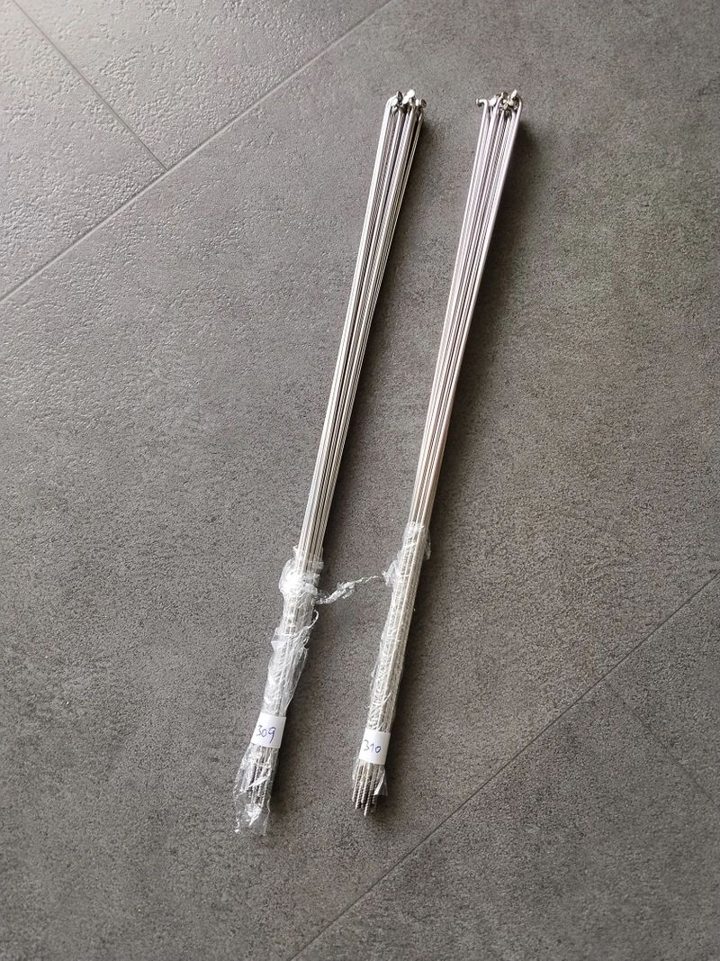 Spice Sapim Leader J-bend 309/310mm + packeta Zdarma