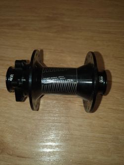 E*thirteen přední náboj