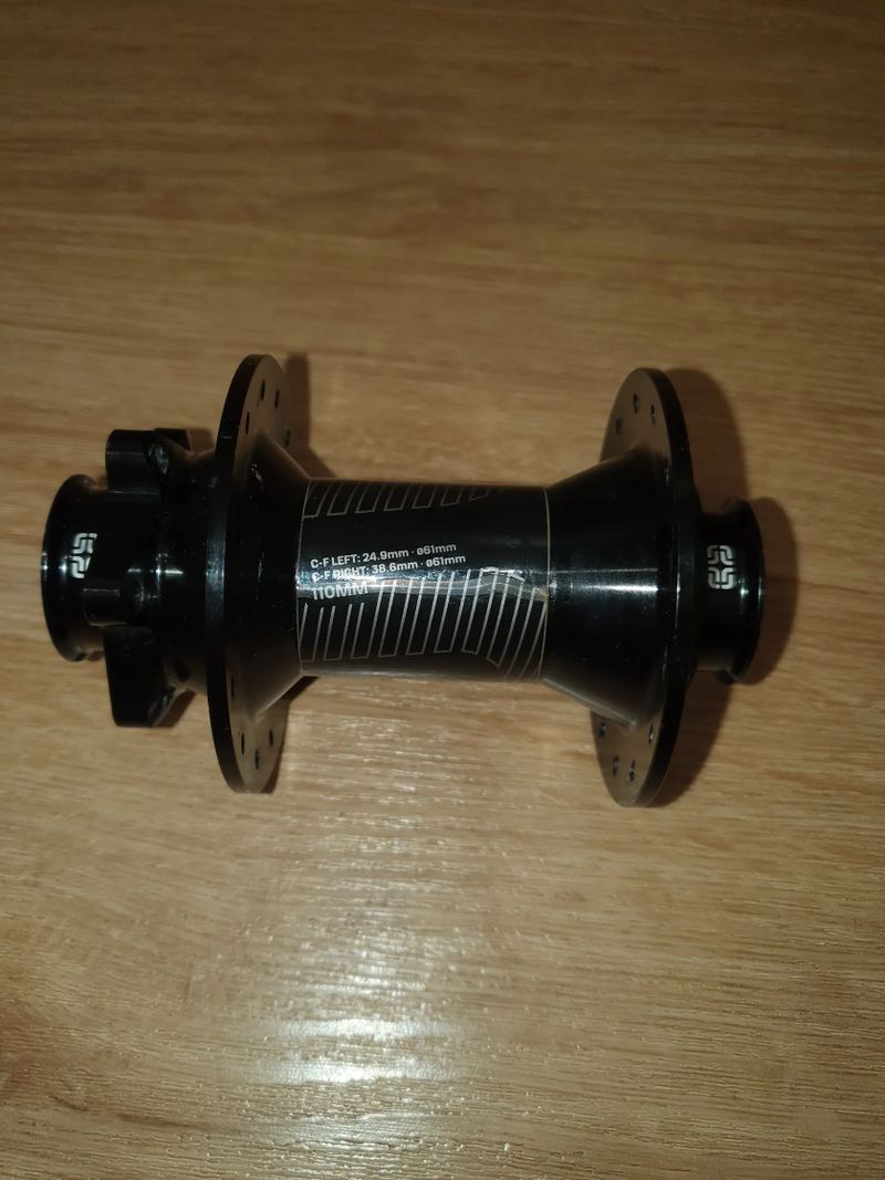 E*thirteen přední náboj