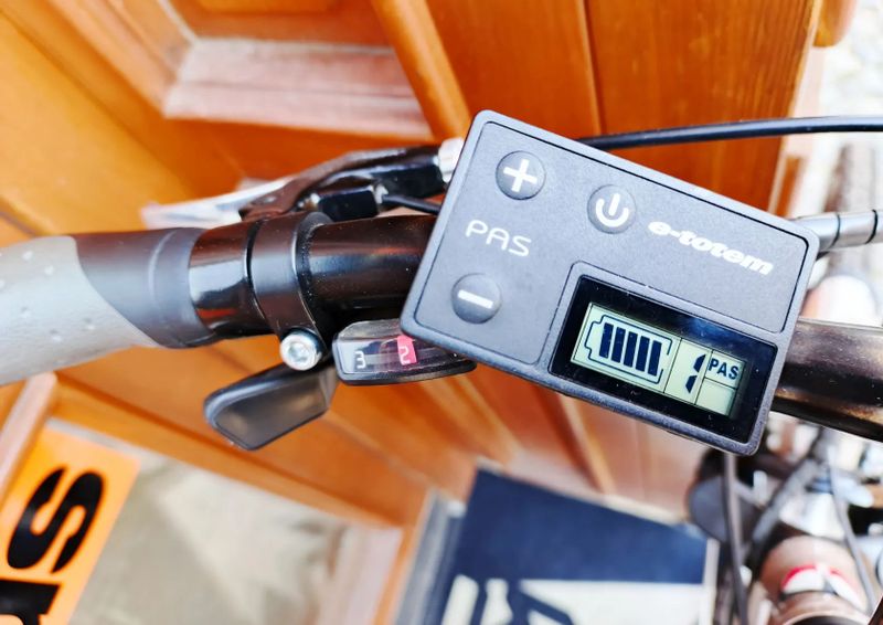 e-Totem Cortina lady