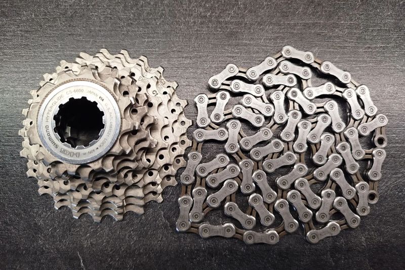 Kazeta Ultegra 6600 řetěz 4601