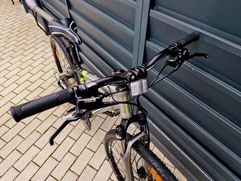 (4)Crossové/Trekingové hliníkové kolo Author