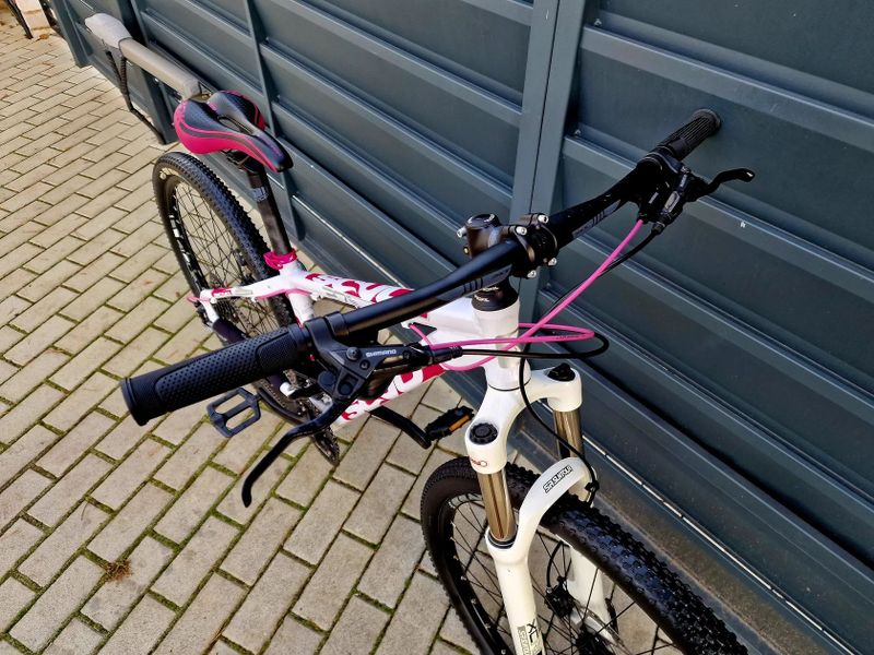 (17)Dámské/Dívčí horské kolo Scud 27,5"