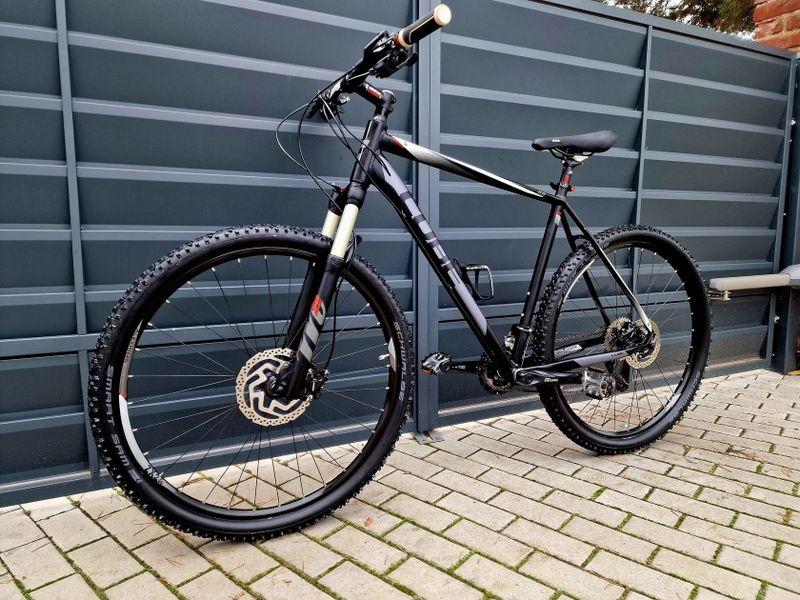 (18)Horské kolo Cube Air 29"