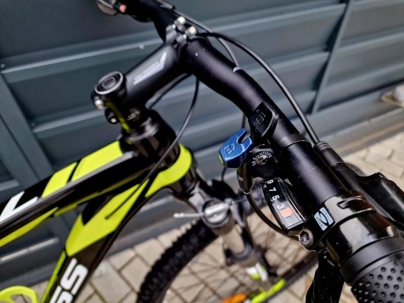 (20)Horské hliníkové kolo Kross 29"