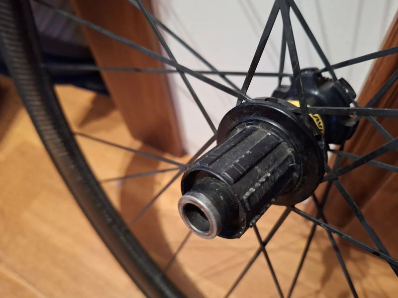 Prodám zapletená kola Mavic Cosmic Pro Carbon SL UST