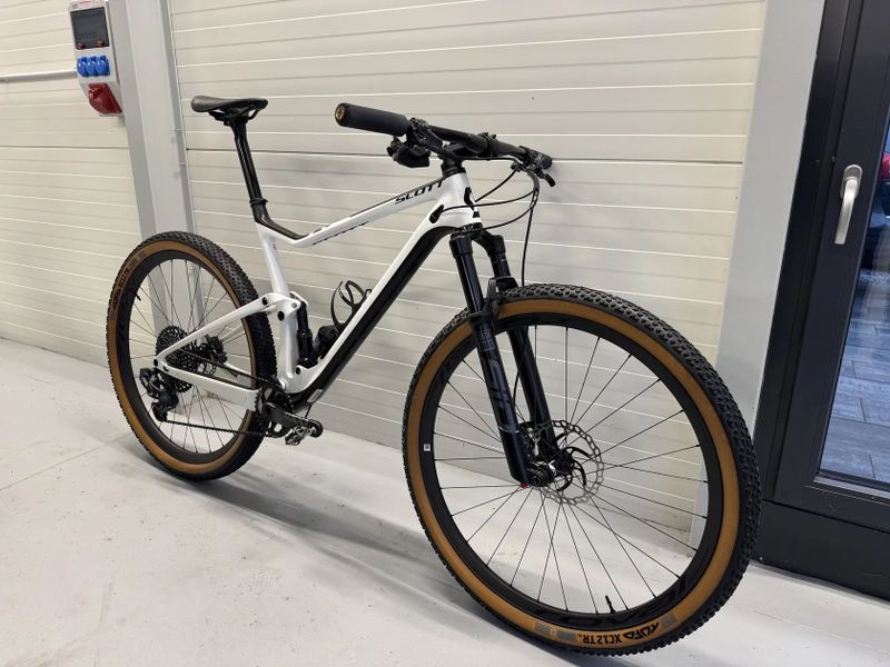 Spark RC 900 Pro 2021/SRAM AXS/ROVAL CONTROL...