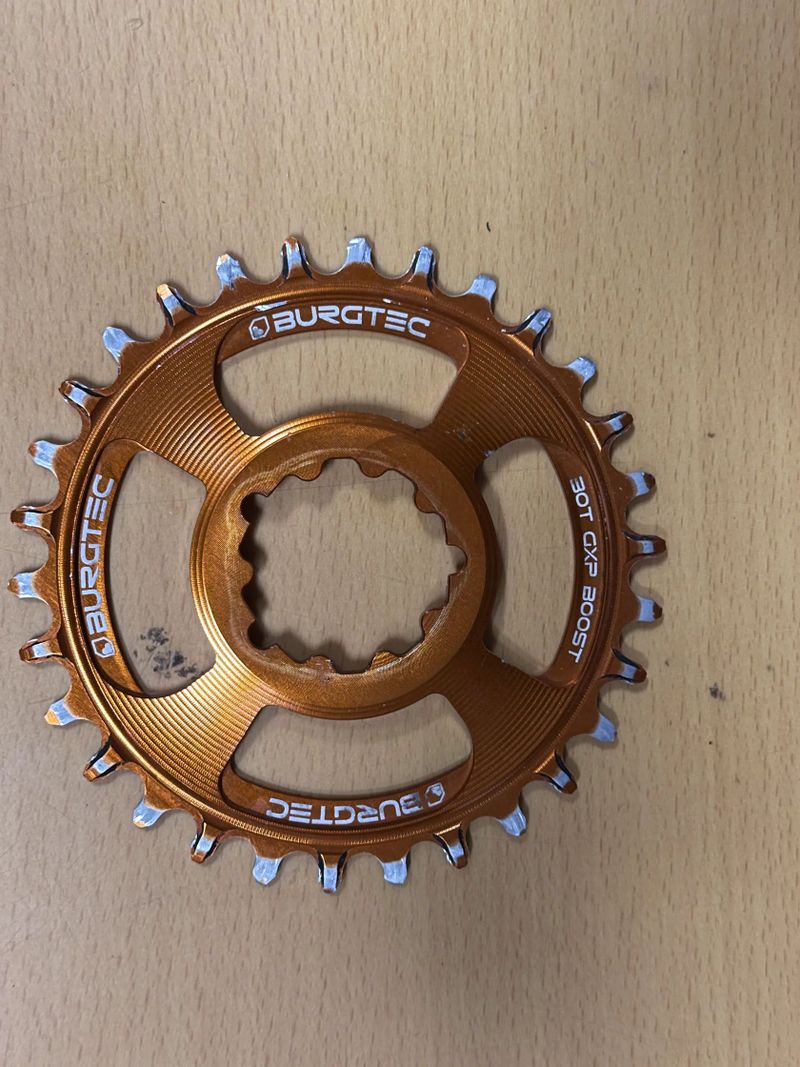 Převodník BURGTEC GXP 30 zubů oranžová barva