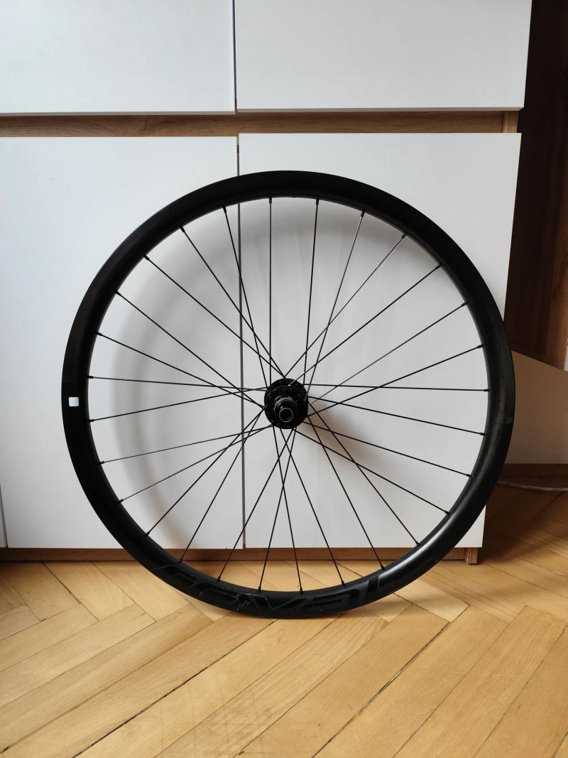 Zadní zapletené kolo Roval Control carbon boost, XD, DT 350