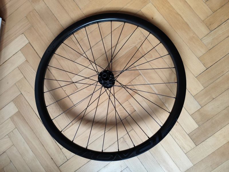 Zadní zapletené kolo Roval Control carbon boost, XD, DT 350