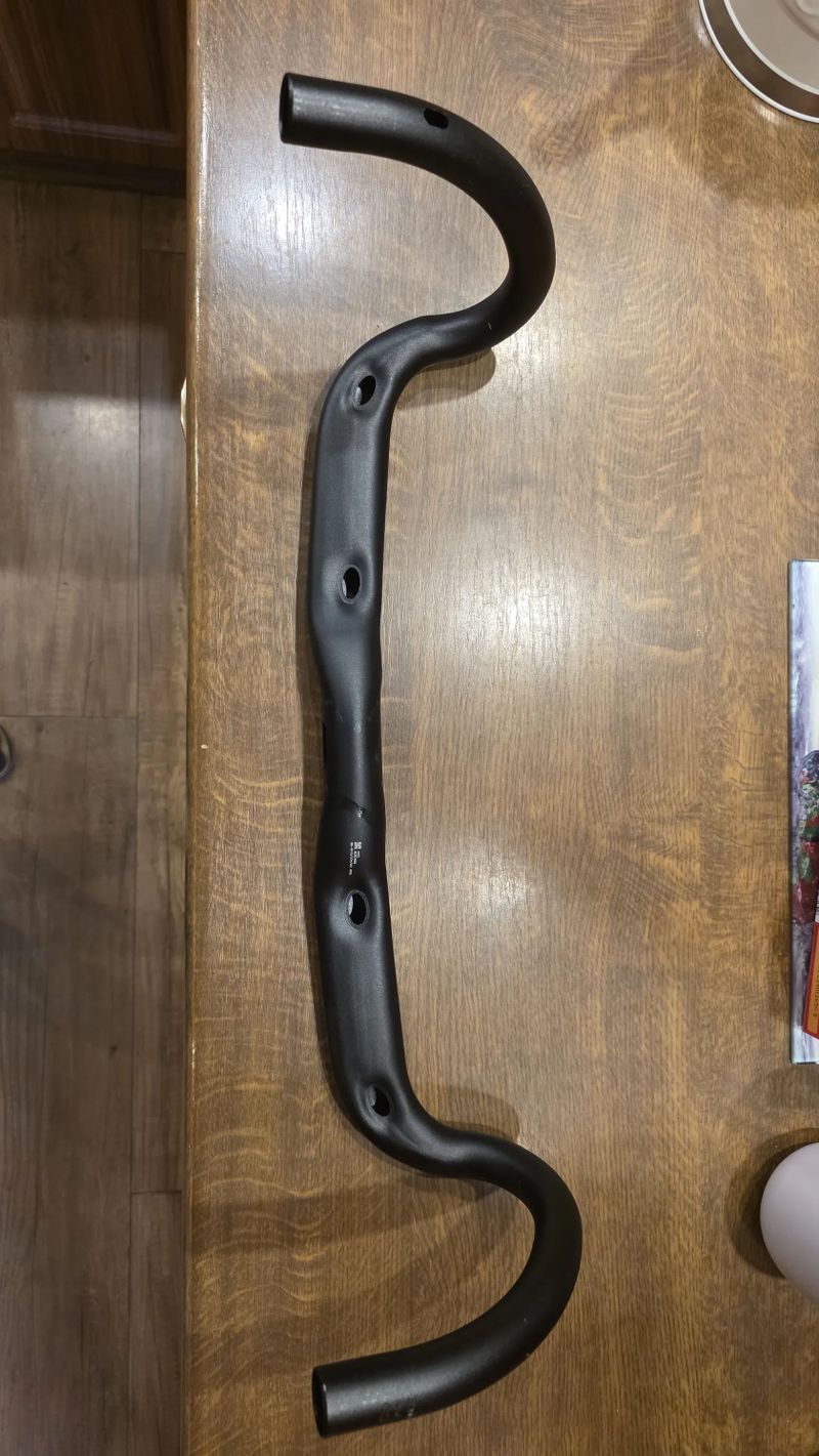 Řídítka FSA A-Wing PRO AGX Alloy Black