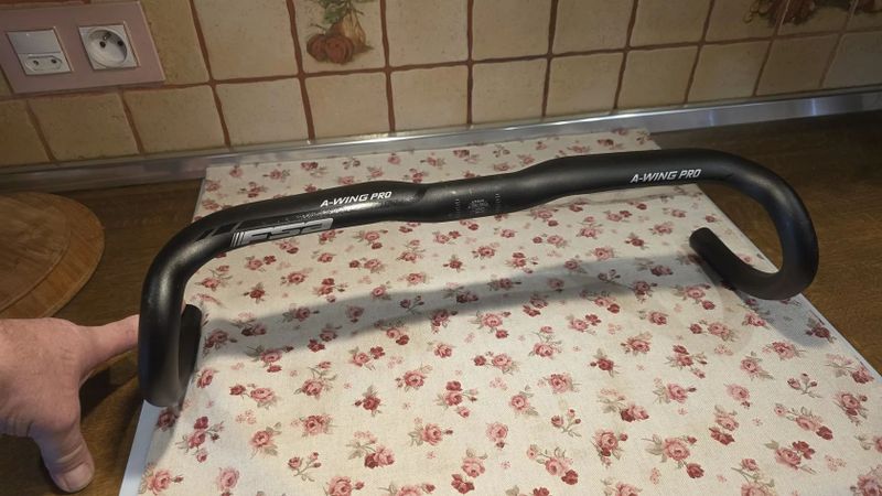 Řídítka FSA A-Wing PRO AGX Alloy Black