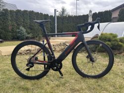 Krásné NOVÉ karbonové elektrokolo Benelli na Ultegra Di2