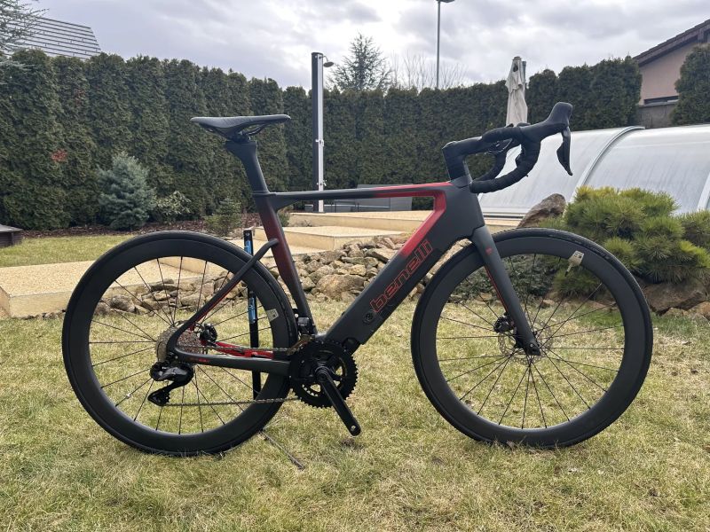 Krásné NOVÉ karbonové elektrokolo Benelli na Ultegra Di2