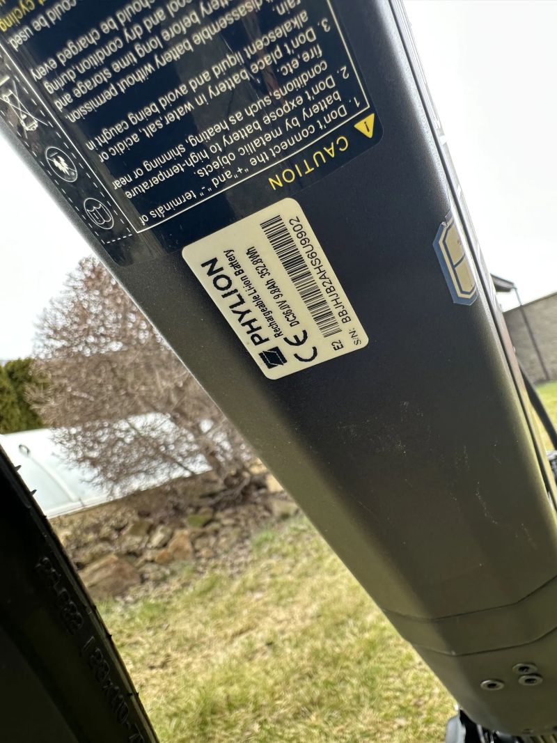 Krásné NOVÉ karbonové elektrokolo Benelli na Ultegra Di2