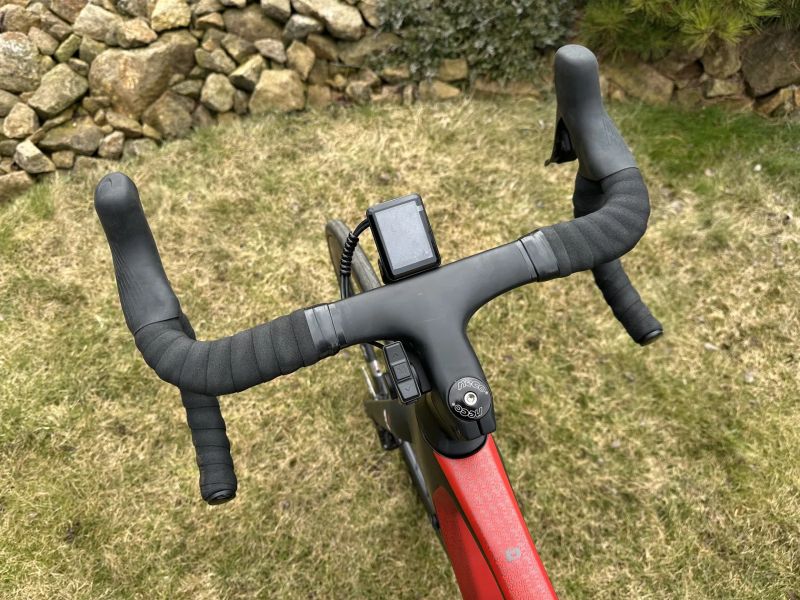 Krásné NOVÉ karbonové elektrokolo Benelli na Ultegra Di2