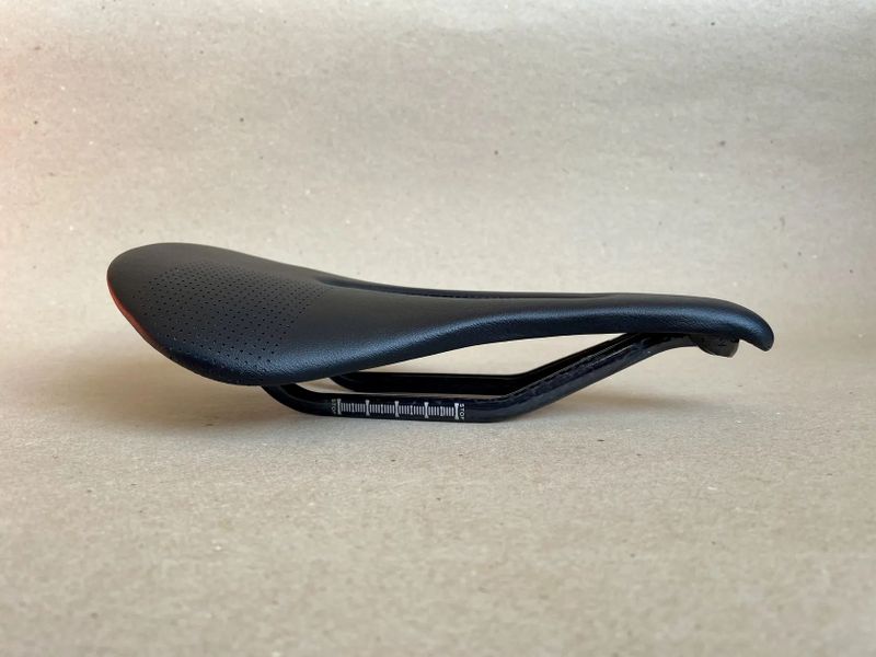 Sedlo karbonové T800 Bike Saddle 143mm 7x9 Carbon