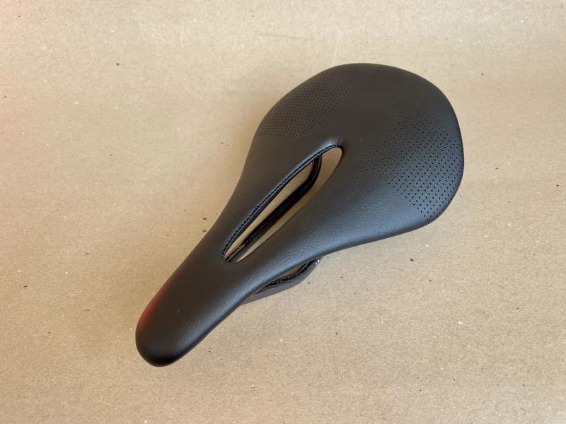 Sedlo karbonové T800 Bike Saddle 143mm 7x9 Carbon