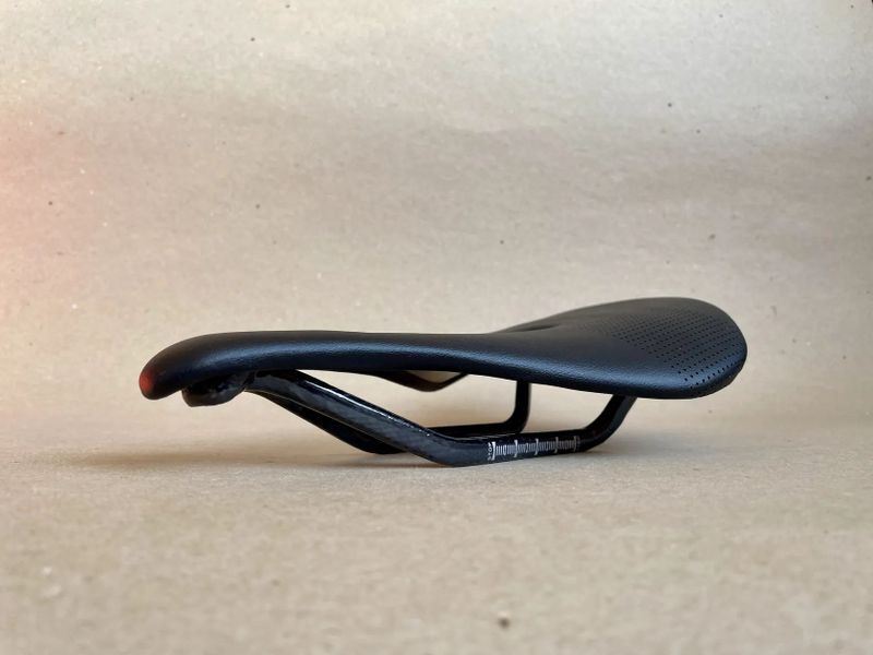 Sedlo karbonové T800 Bike Saddle 143mm 7x9 Carbon