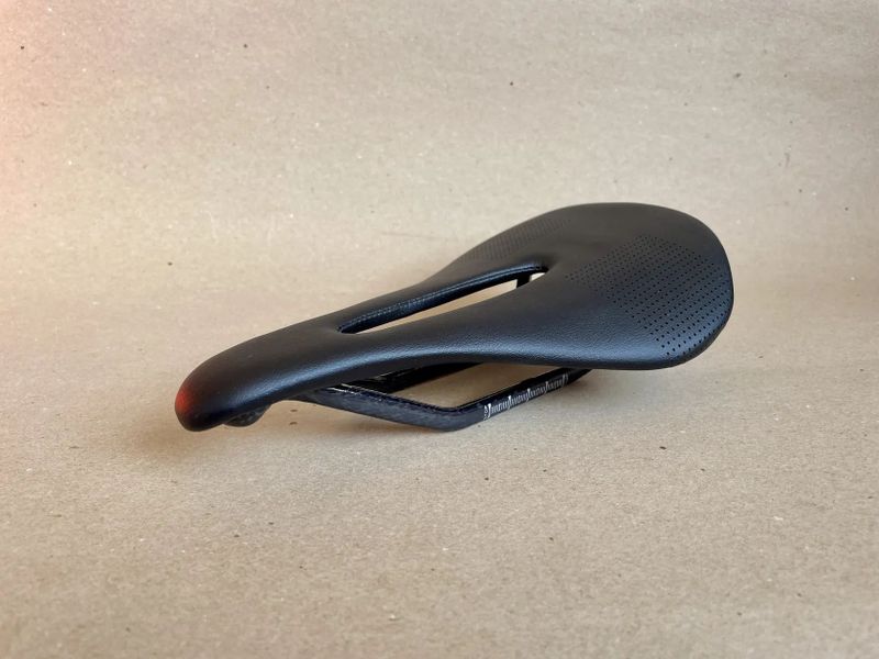 Sedlo karbonové T800 Bike Saddle 143mm 7x9 Carbon
