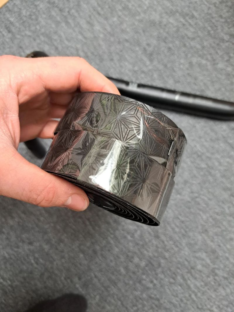 Řidítka Specialized Shallow bend 44cm, 123 drop, 75 reach + omotávka Supacaz 