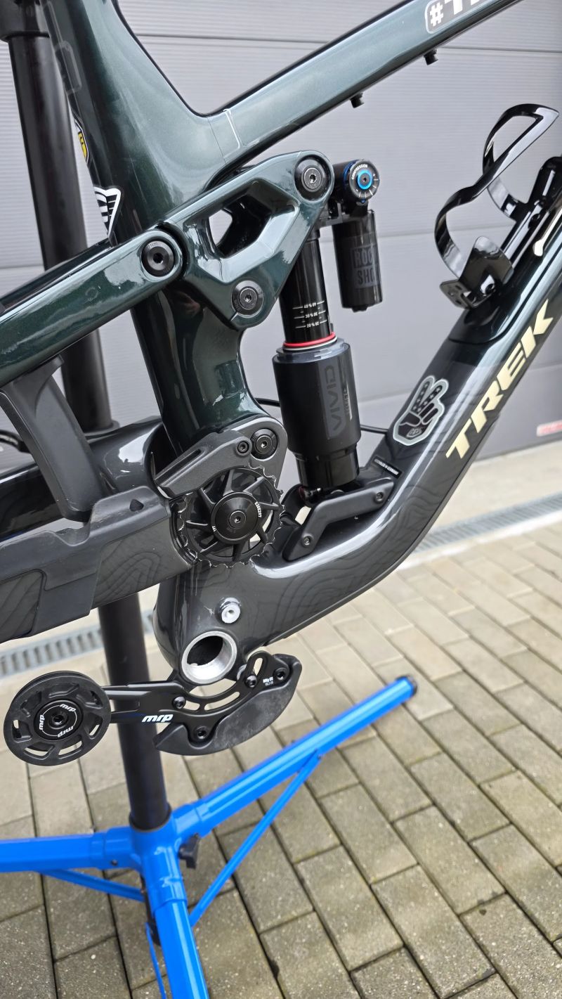 Trek slash gen6 vel L