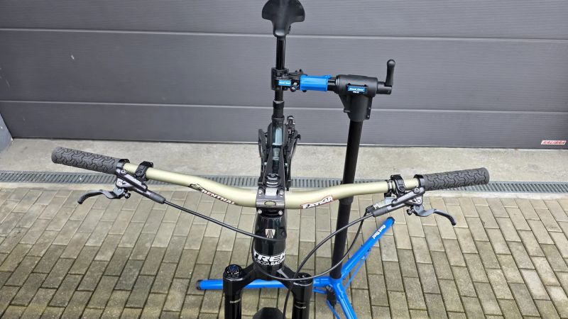 Trek slash gen6 vel L