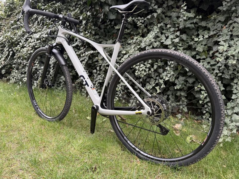 GT Gerade Carbon X ve velikosti M