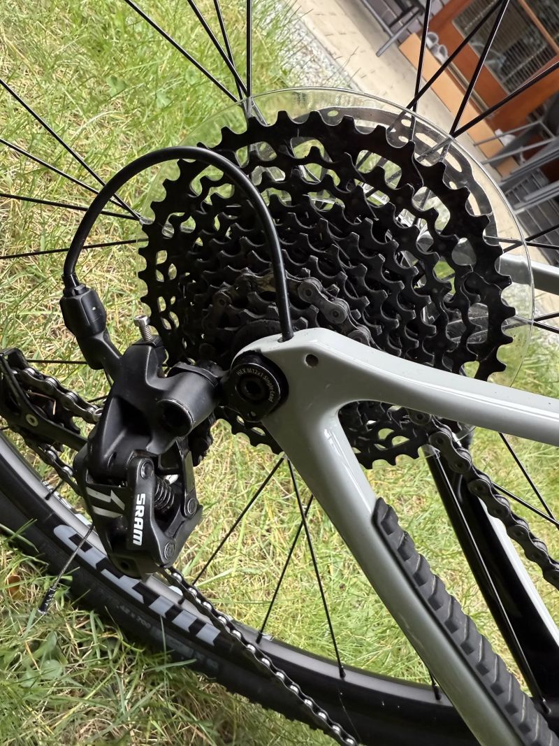 GT Gerade Carbon X ve velikosti M