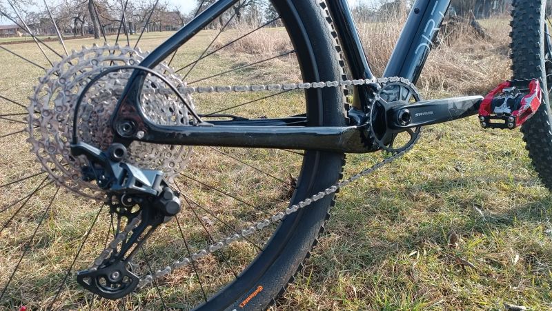 Karbonové XC/Trail kolo DirtDestroyer 29" L 