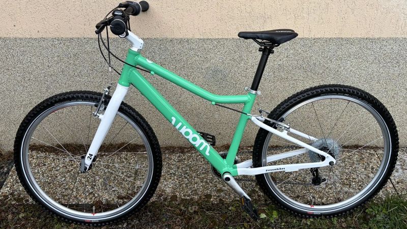 Woom 5 24" Mint - lehké dětské kolo