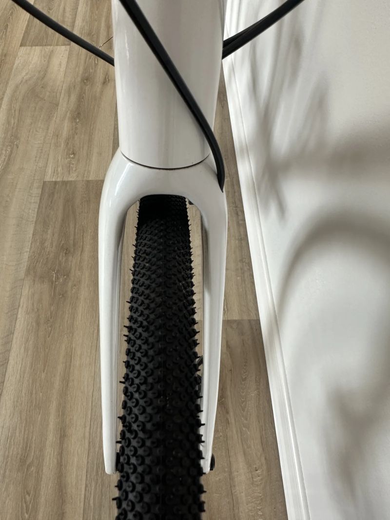 Trek Domane AL 3 Gen 3, senzor kadence, 3 sady kol