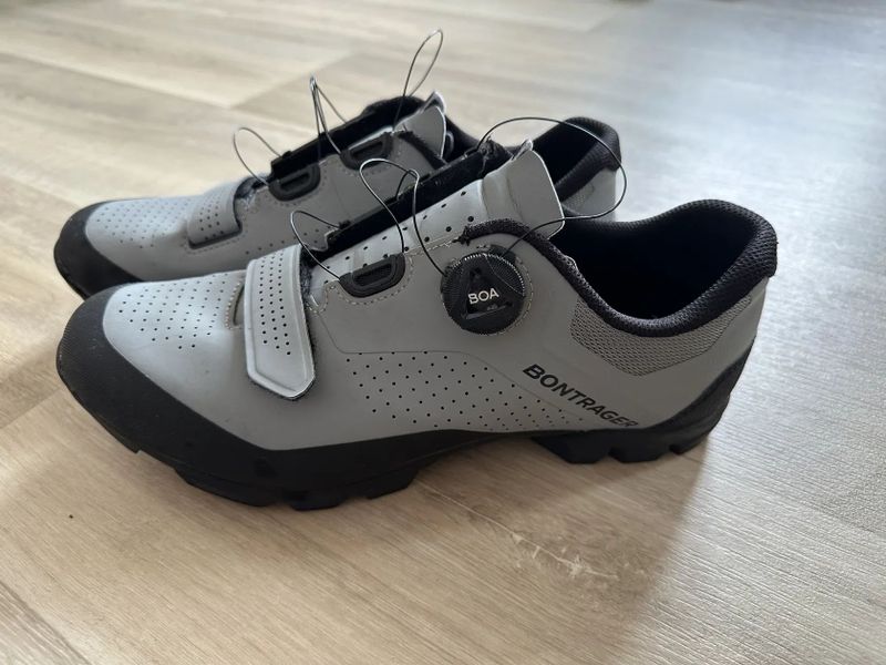 MTB tretry Bontrager Foray – vel. 45/ 28,3cm - pohodlí na kole i u baru