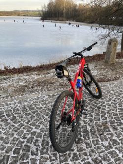 Trek Marlin 6 2021 XL moc pěkný stav s výbavou v ceně