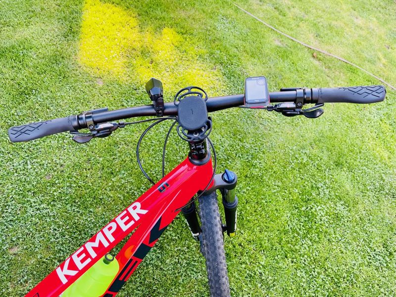 Trek Marlin 6 2021 XL moc pěkný stav s výbavou v ceně