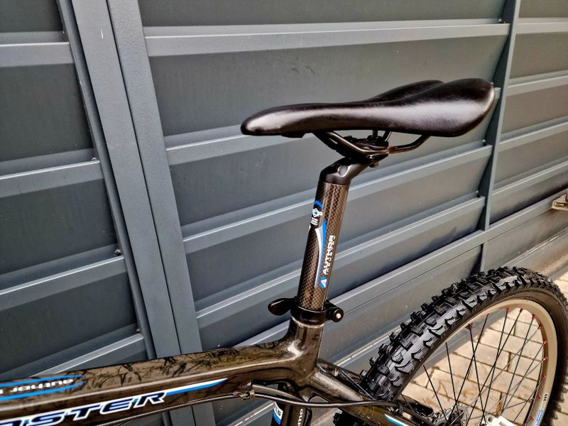 (21) Karbonové horské kolo Author Air