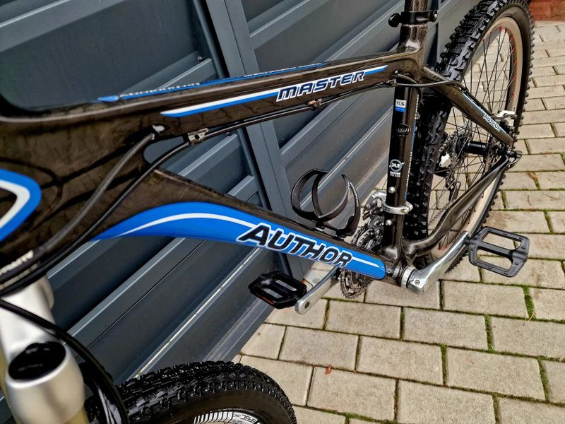 (21) Karbonové horské kolo Author Air