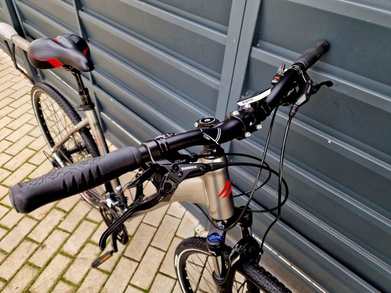 (26) Dámské Crossové/Trekingové kolo Merida 28"