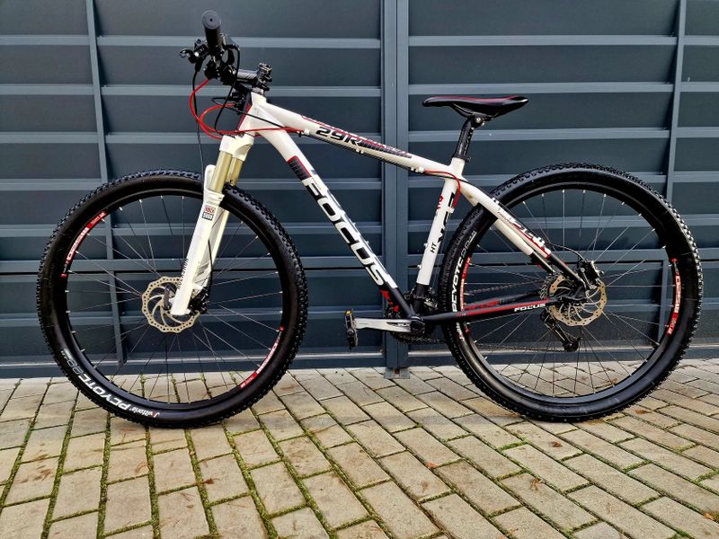 (28)Horské hliníkové kolo Focus Air 29"