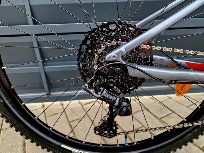 (33)Horské hliníkové kolo RockRider 29"