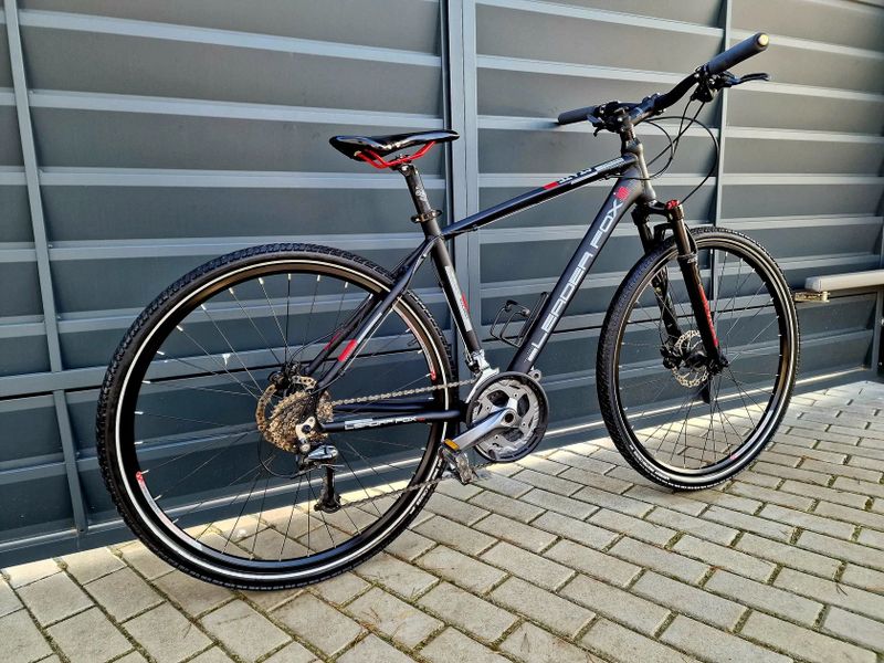 (42)Crossové/Trekingové kolo Leader Fox Air 28"