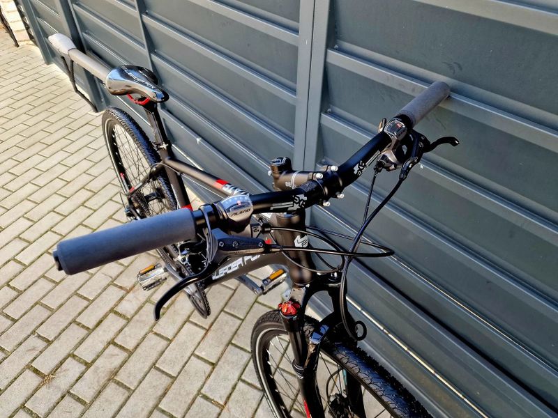 (42)Crossové/Trekingové kolo Leader Fox Air 28"